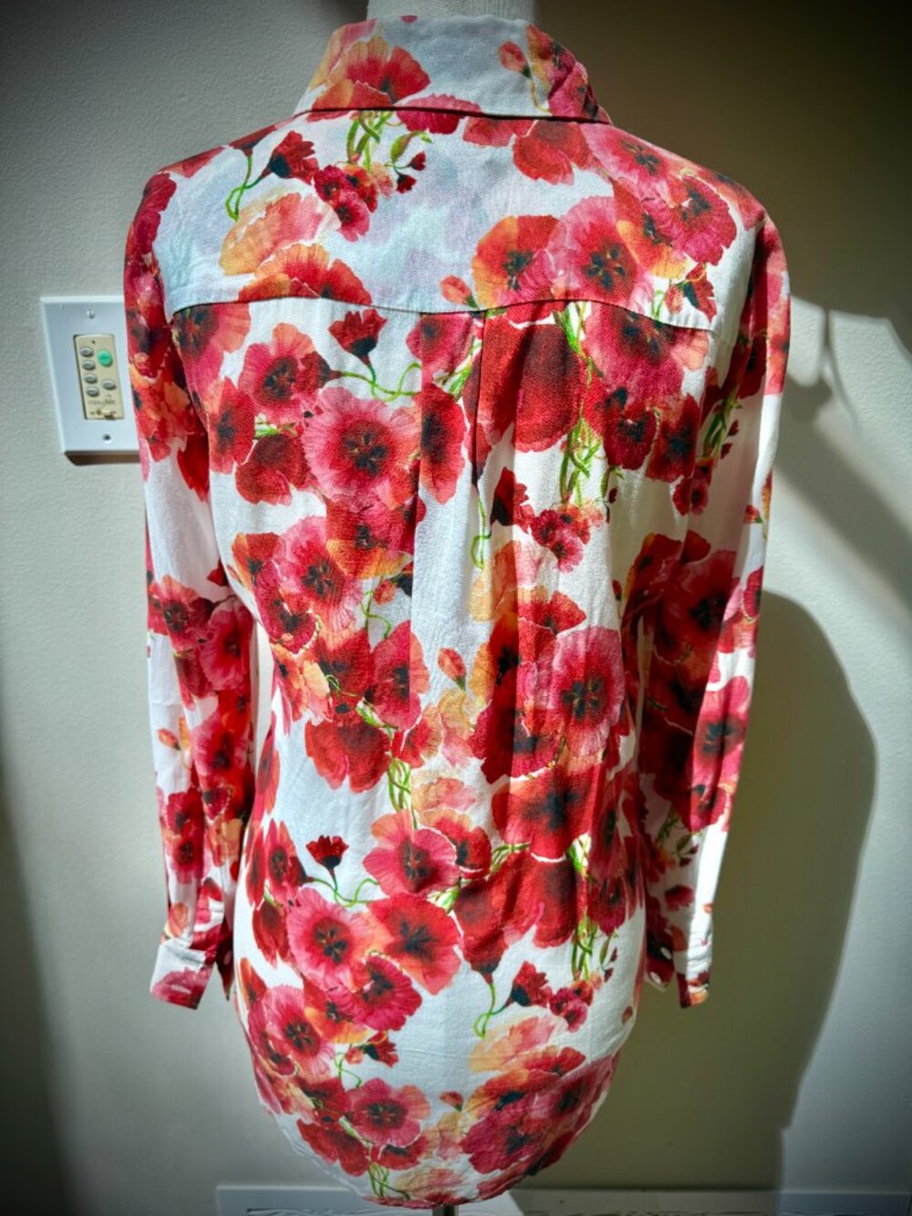 Gorgeous Haute Hippie White Blouse with Red, Pink, Orange Poppy Print, Small - Picture 6 of 9